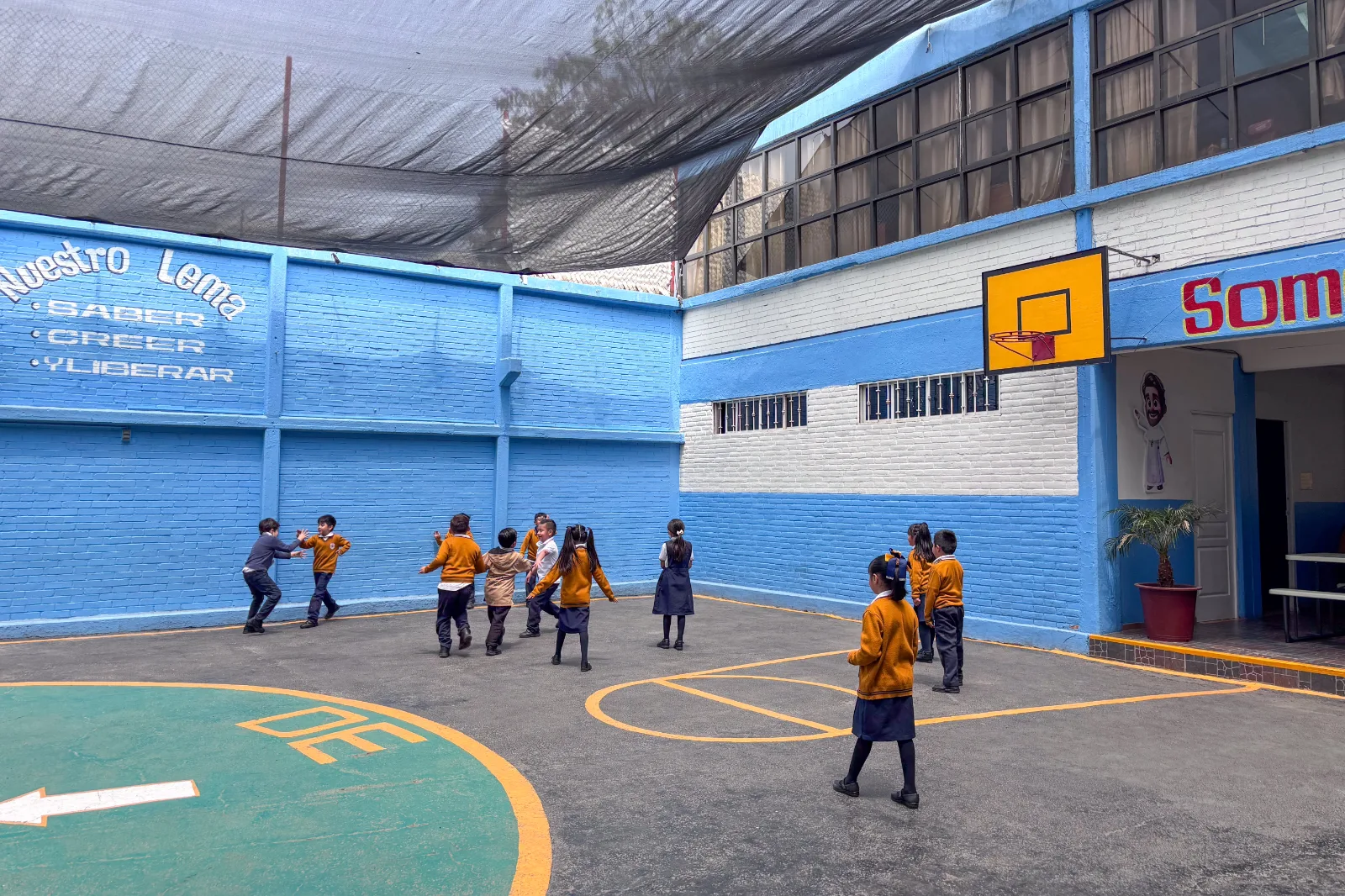 Alumnos de primaria en actividad